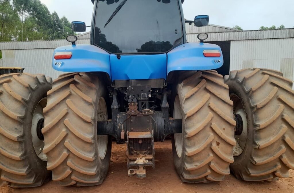 Trator New Holland T8.385, Ano 2013