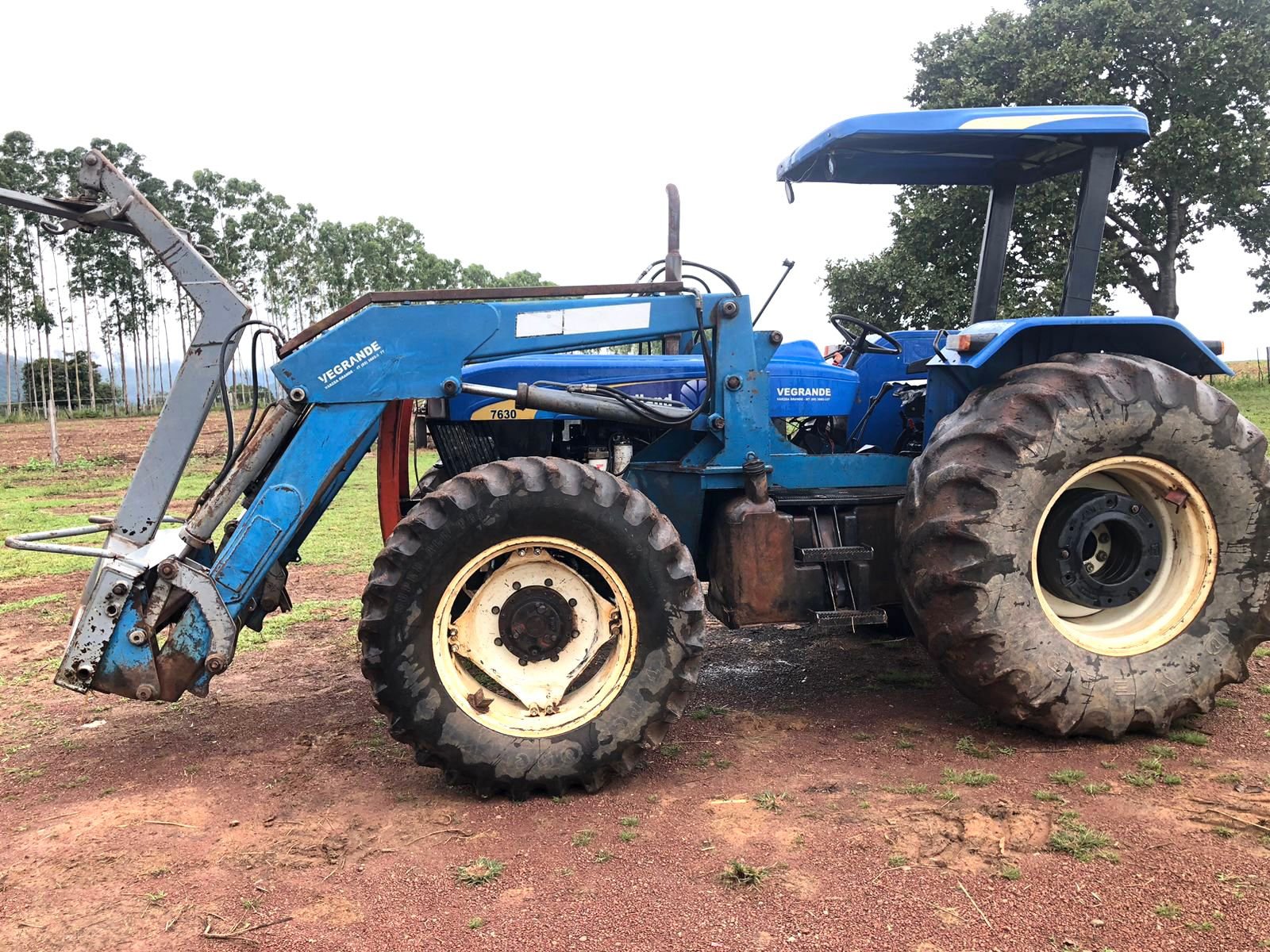 Trator New Holland 7630, Ano 2010