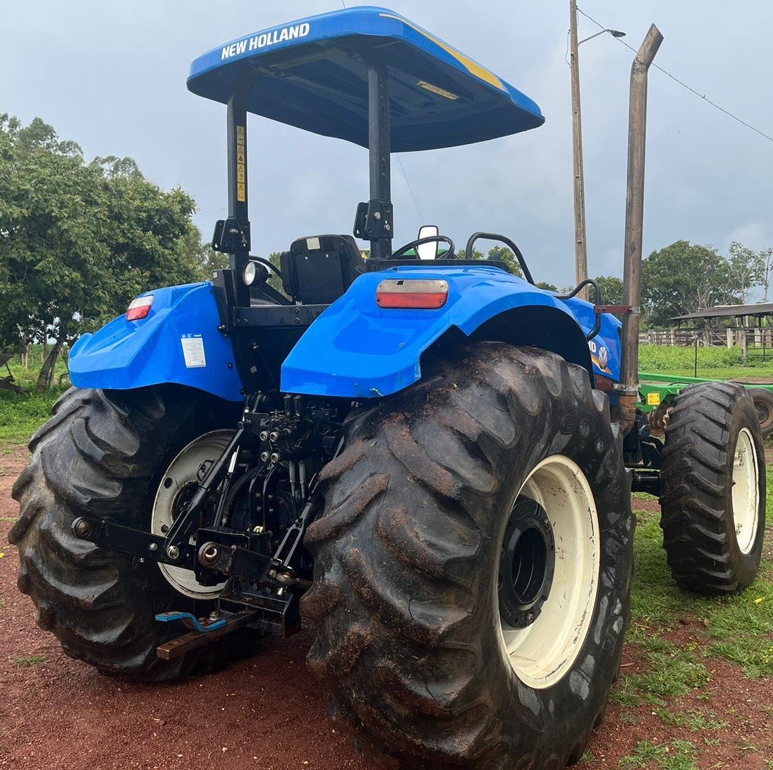Trator New Holland, T6.130, Ano 2015