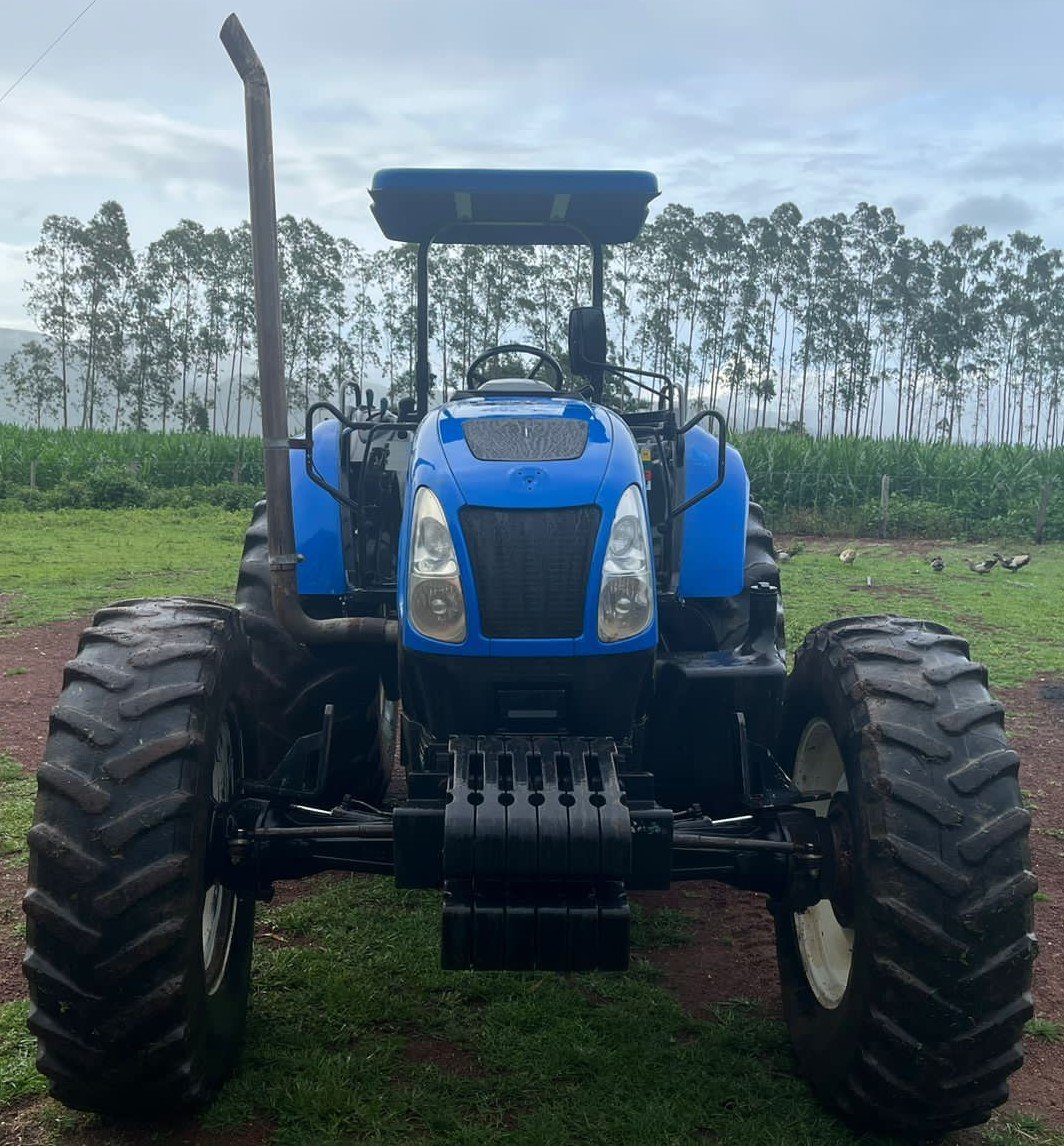 Trator New Holland, T6.130, Ano 2015