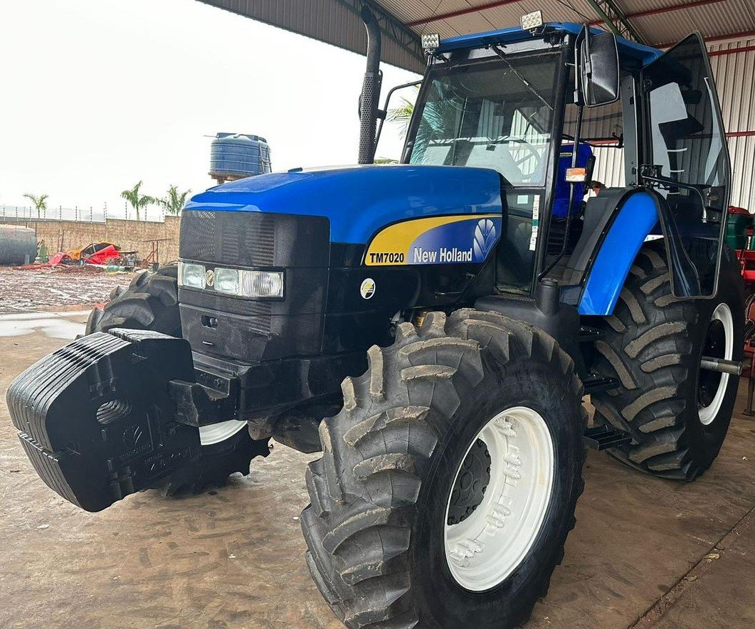 Trator New Holland, TM 7020, Ano 2012